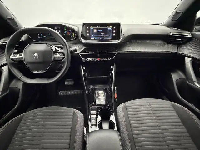 Peugeot e-2008 view 3
