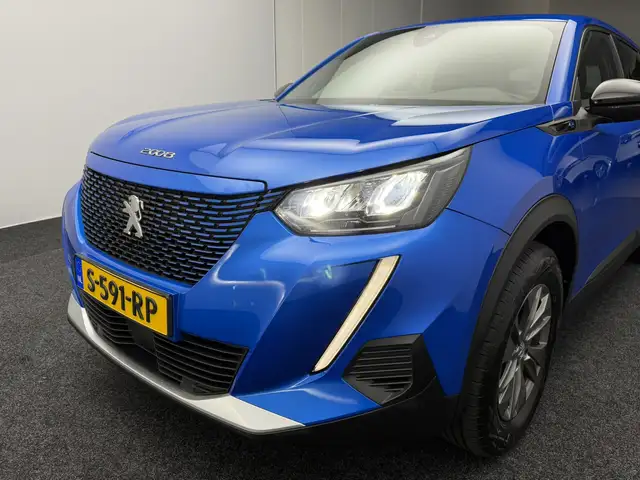 Peugeot e-2008 view 9