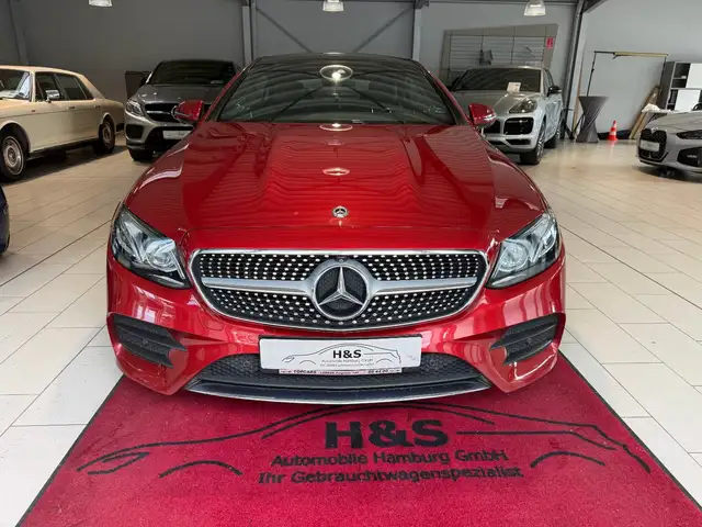 Mercedes-Benz E-Class view 3