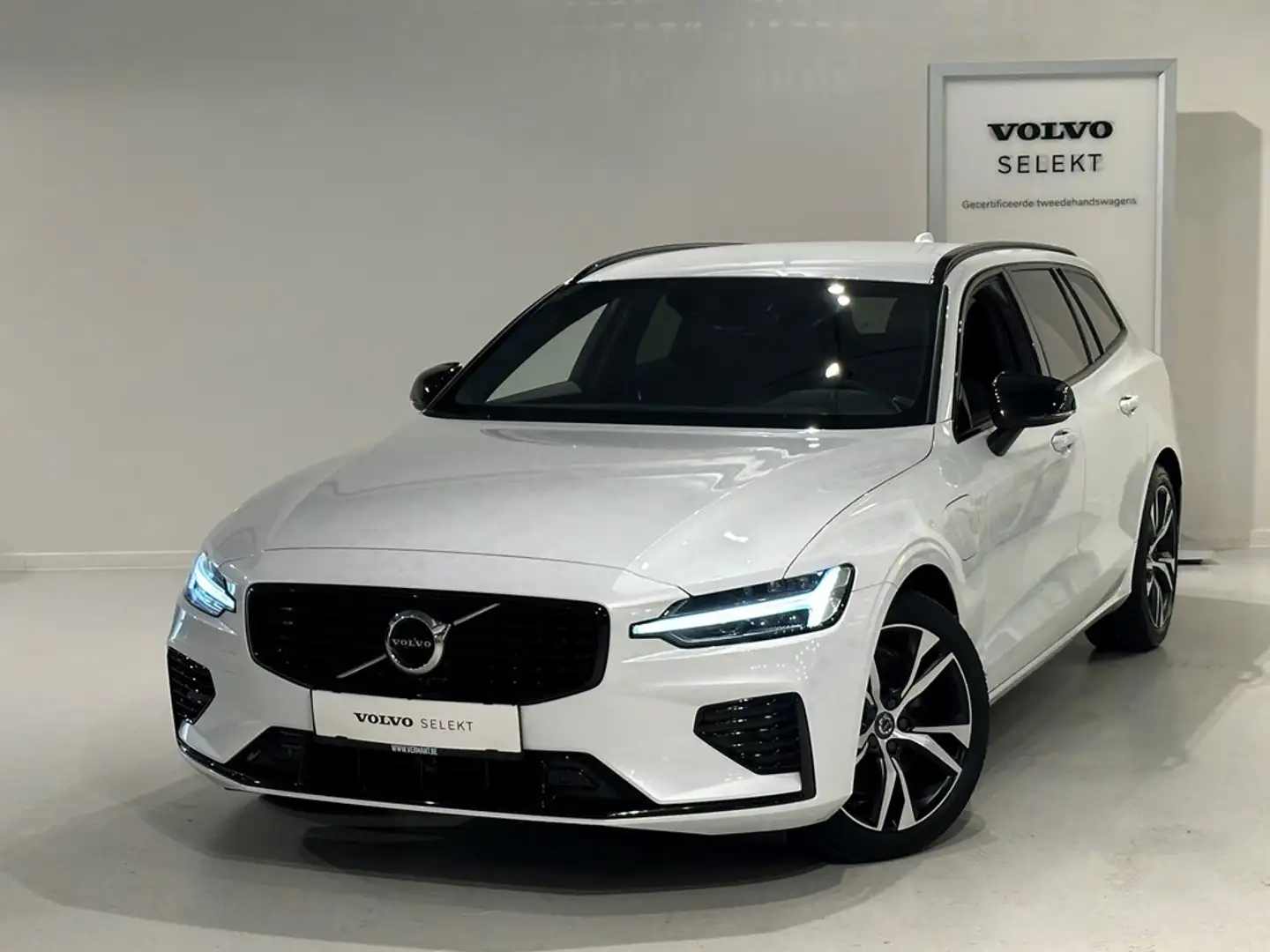 Volvo V60 T6 Recharge R Design Wit - 1
