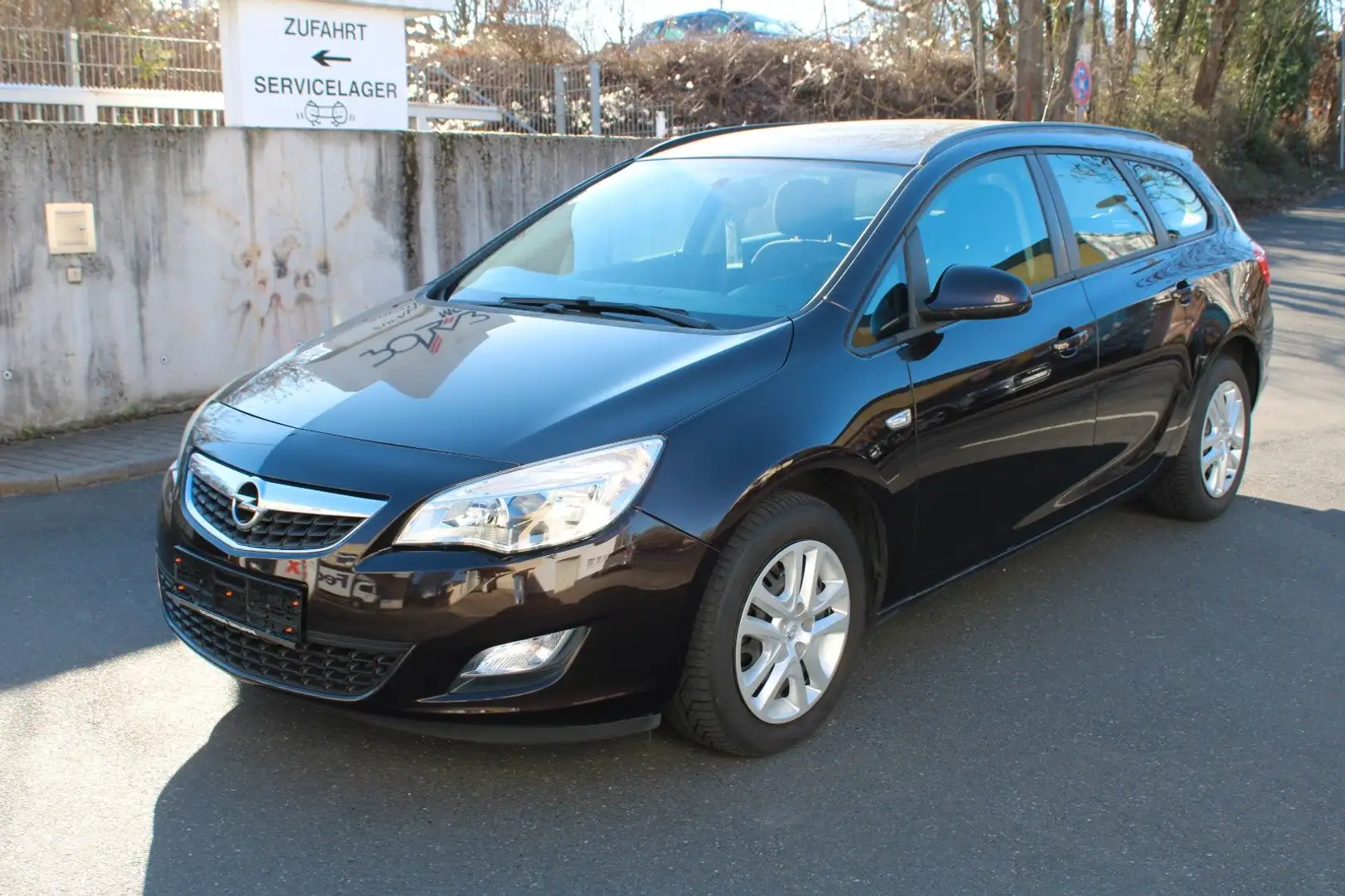 Opel Astra J Sports Tourer Selection Klimaautomatik Braun - 1