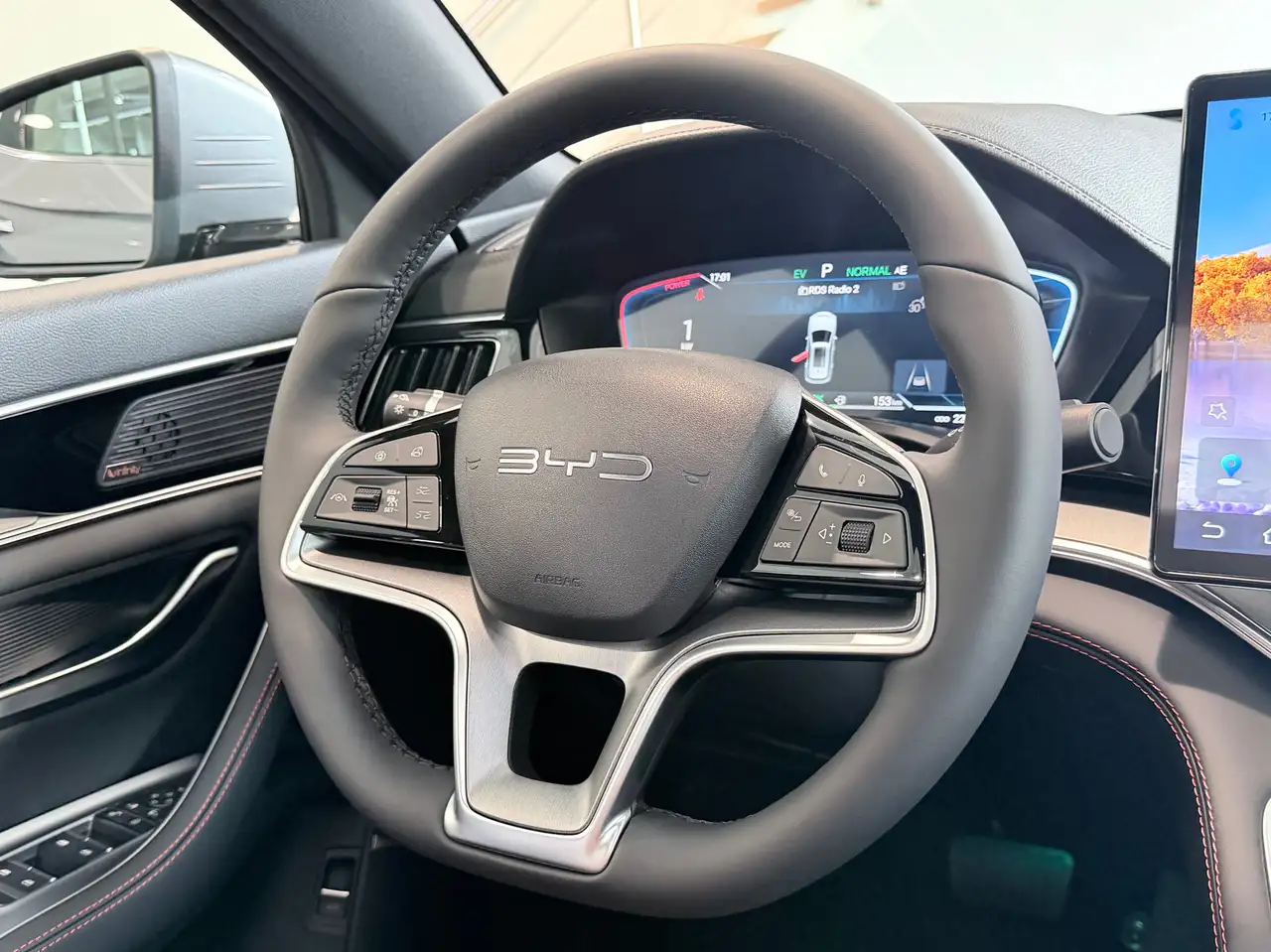 BYD Seal U DM-i Design AWD 324 pk Panorama, Head-Up Display, 360 Camera, Infinity Sound, миниатюра 10