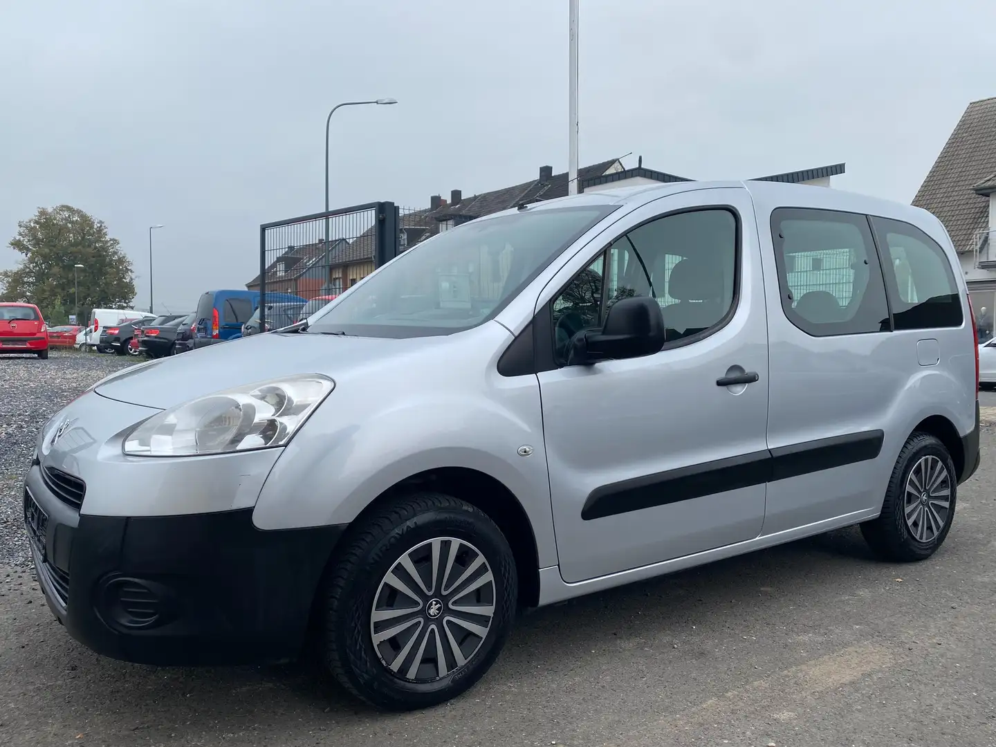 Peugeot Partner Partner Tepee HDi 75 Esplanade Silber - 1