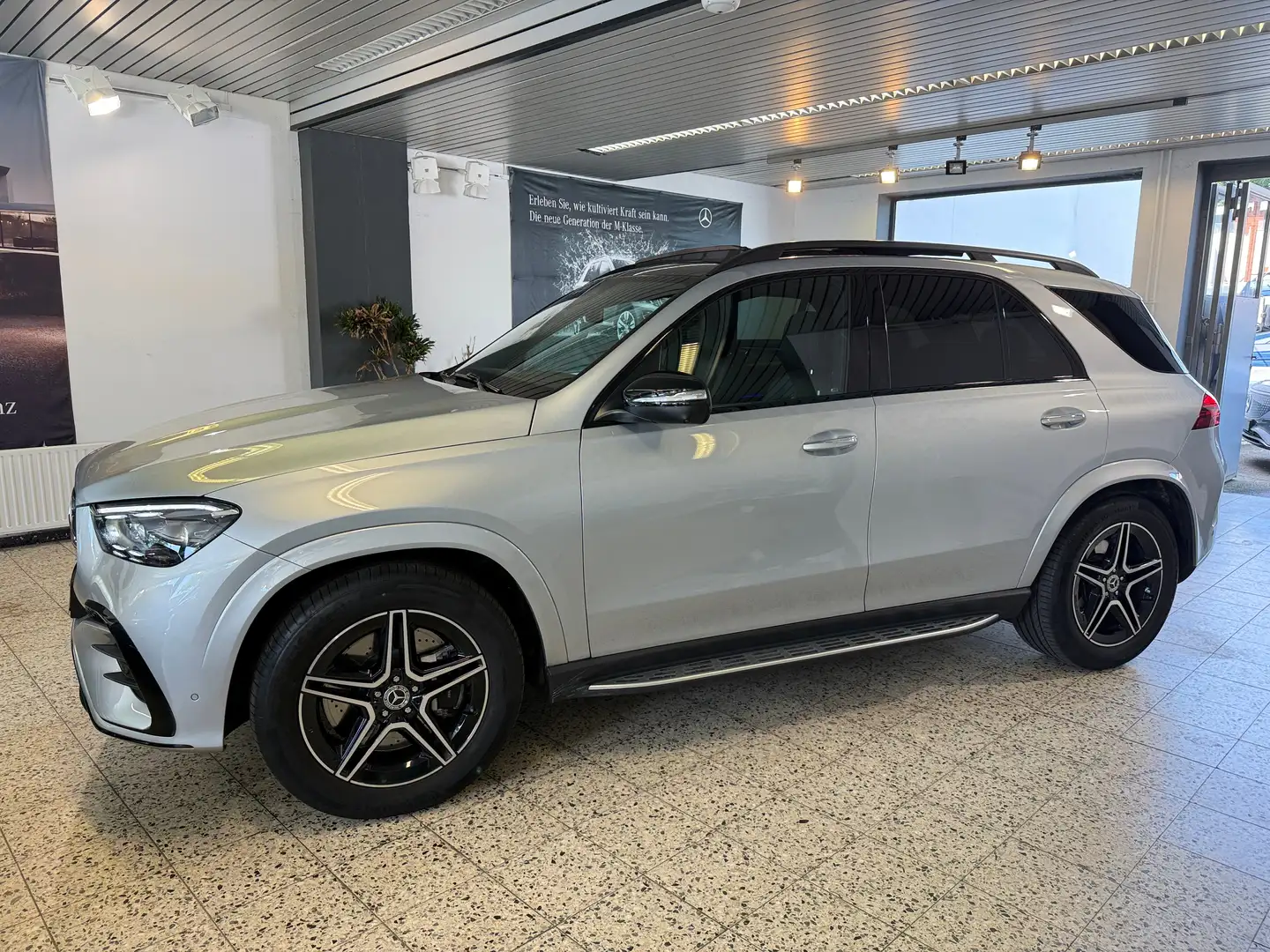 Mercedes-Benz GLE 450 d 4Ma AMG + NIGHT NAV/LEDER/AHK/HUD/DISTR/AIRMATIK Silber - 1