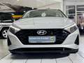 Hyundai i20 Intro Edition Mild-Hybrid*AUTOMATIK*1te HAND Argent - thumbnail 2