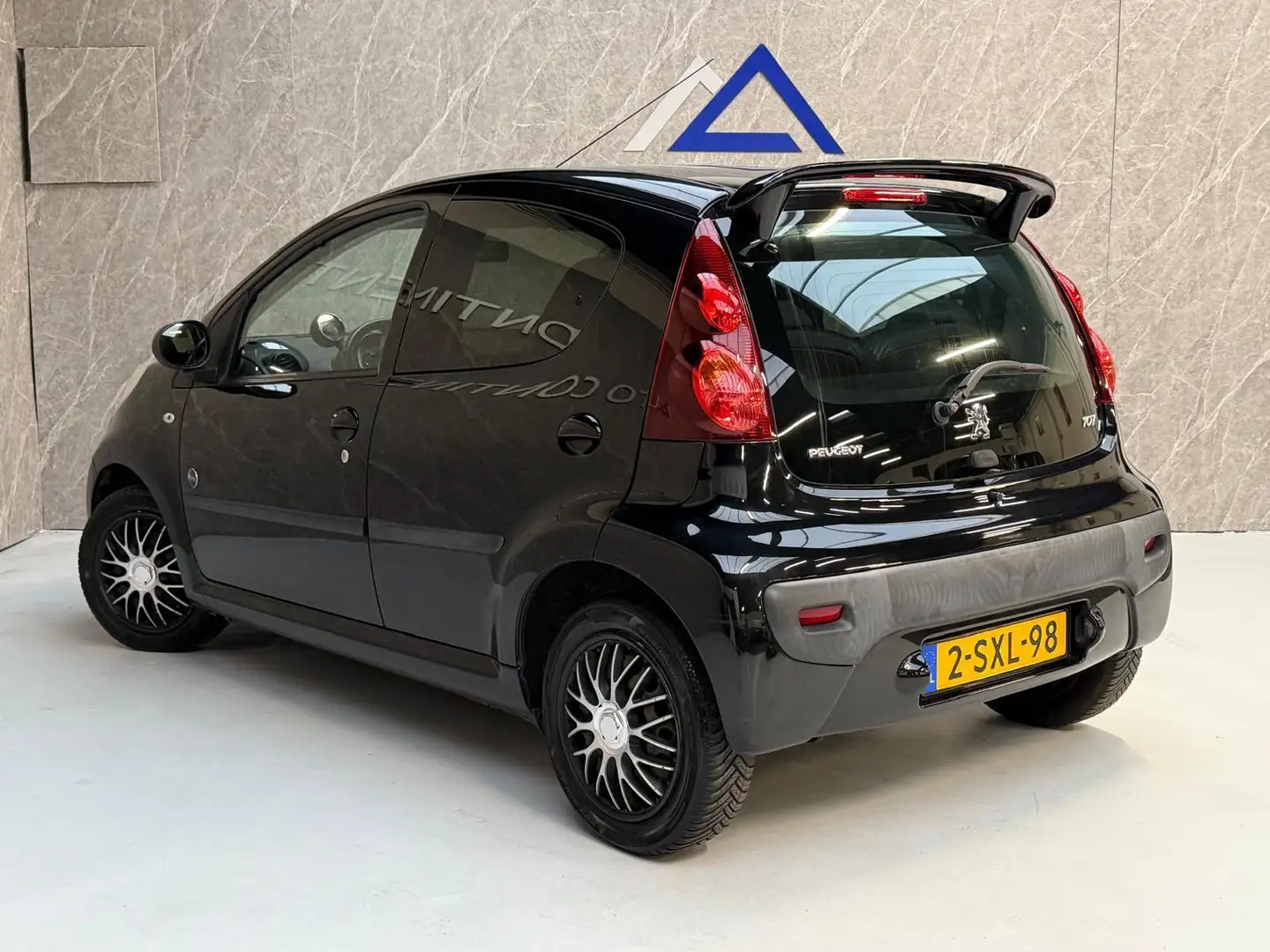 Peugeot 107 1.0 Envy / NAP / Rijdt Goed Noir - 2