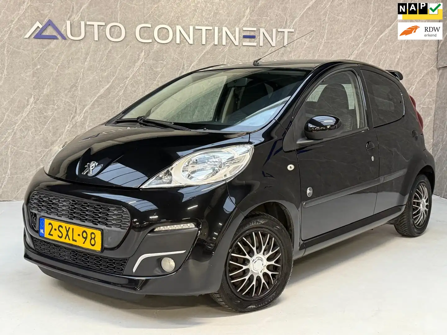 Peugeot 107 1.0 Envy / NAP / Rijdt Goed Noir - 1
