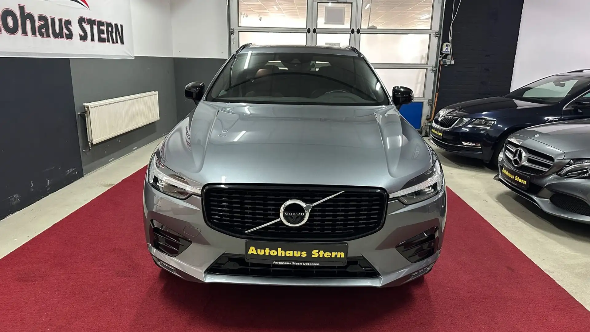 Volvo XC60 R-Design *LEDER*PANO*360KAM.*LED*ANHÄNGER.K Gris - 2