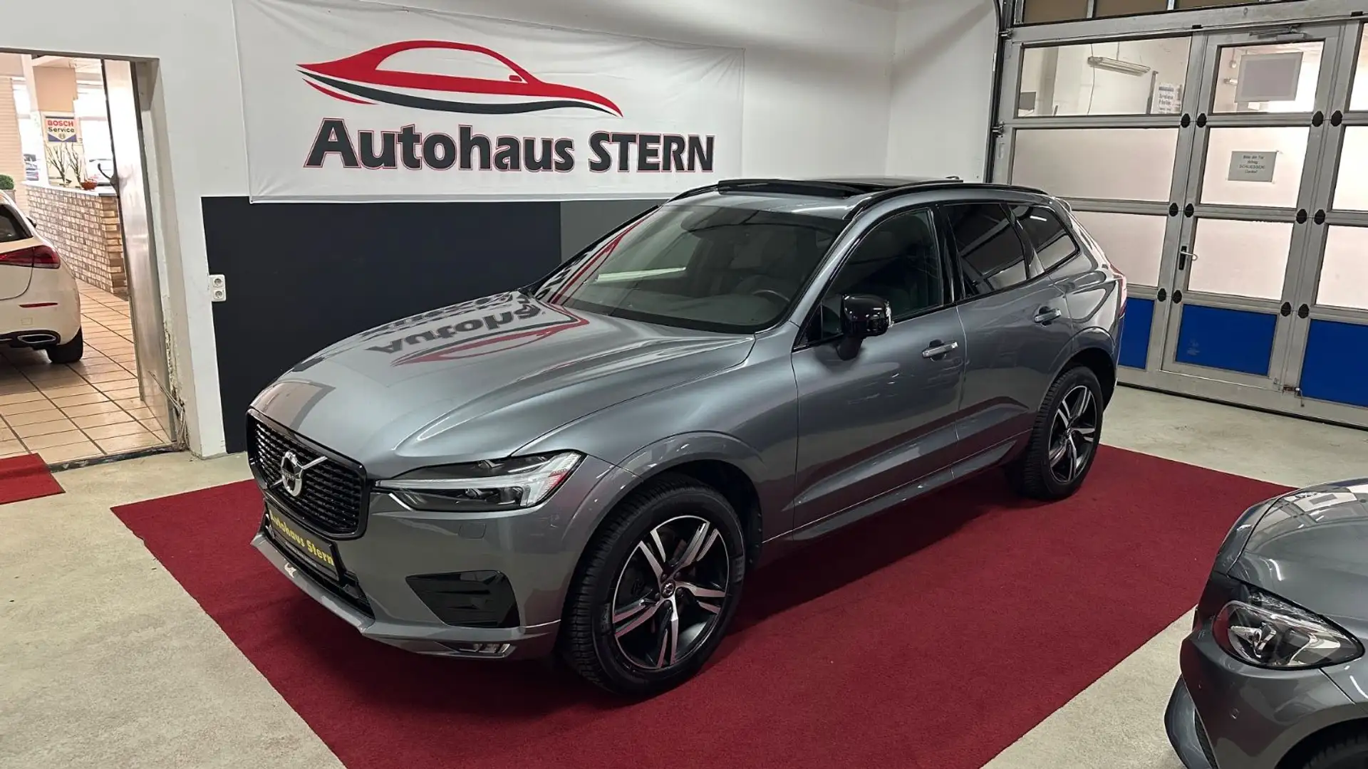 Volvo XC60 R-Design *LEDER*PANO*360KAM.*LED*ANHÄNGER.K Gris - 1