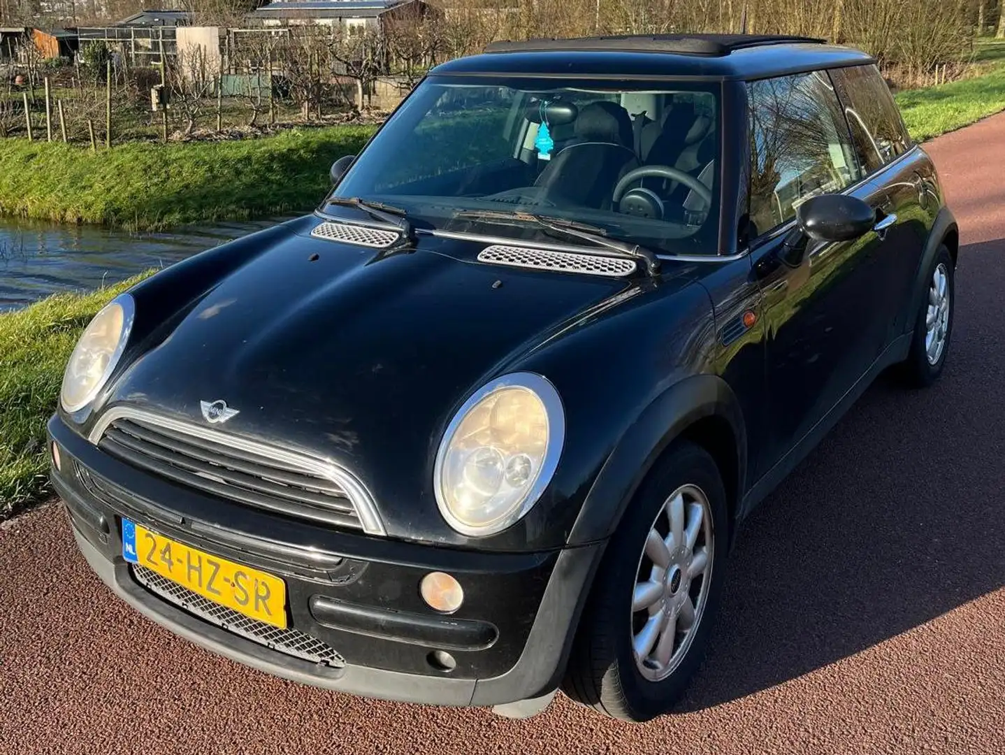 MINI Cooper Cooper 1.6 One Salt Zwart - 1