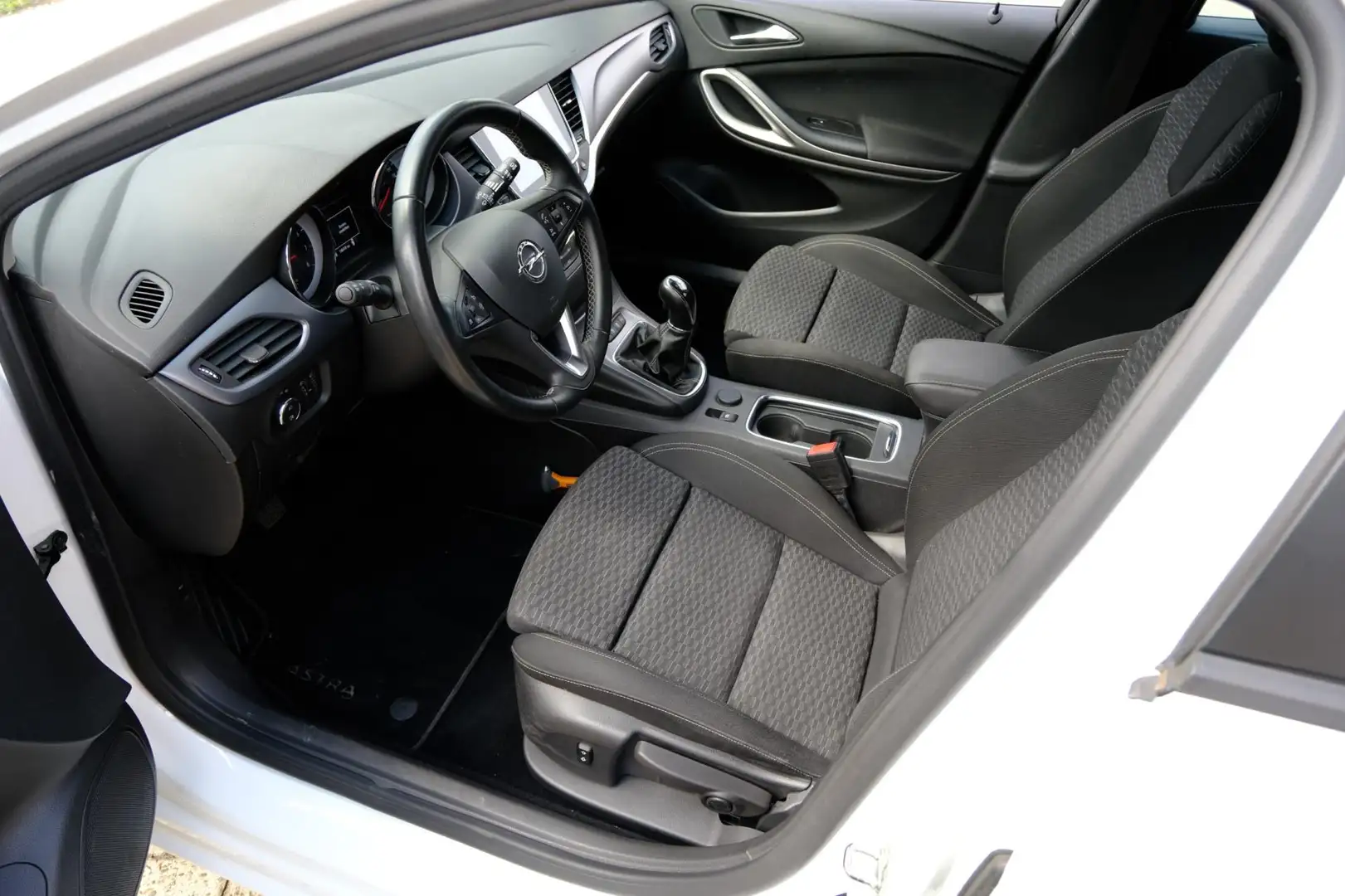 Opel Astra Sports Tourer 1.0 Business+ Navi|Clima|PDC Wit - 2