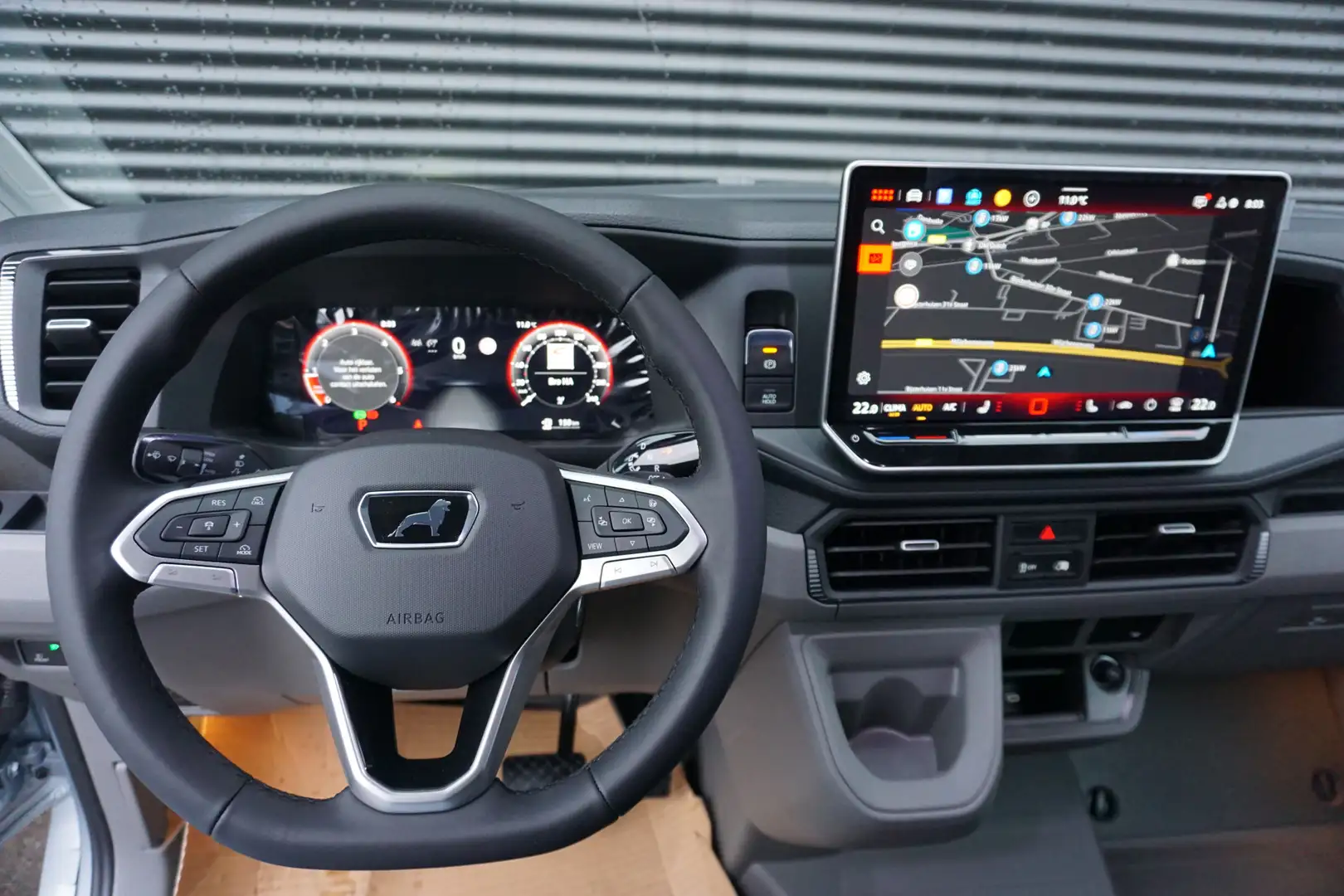 MAN TGE 3.140 140PK Automaat L3H3/L2H2 2x Schuifdeur Apple Zilver - 2