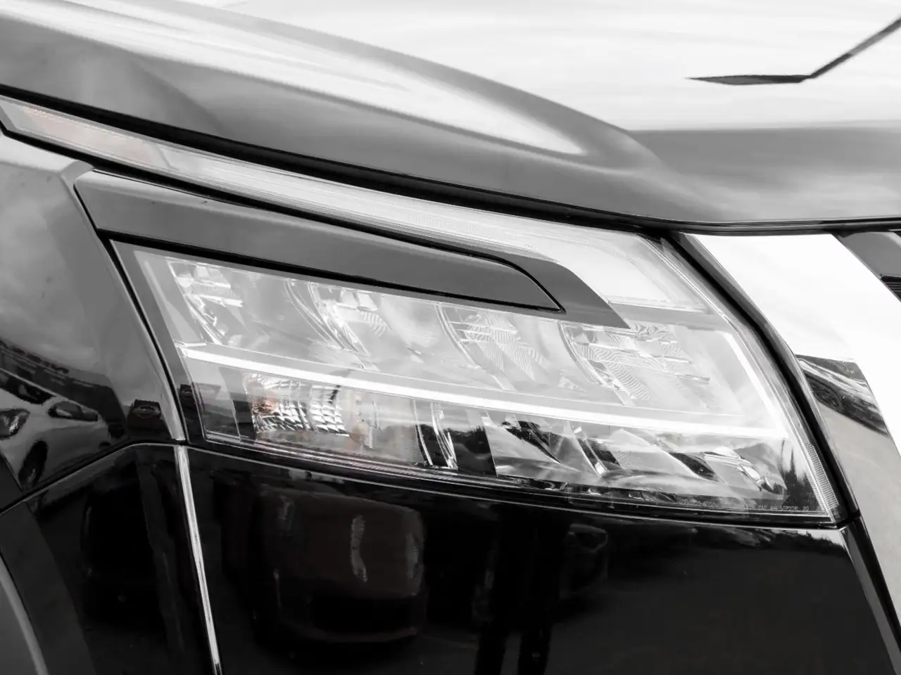Nissan Pathfinder снимка Nissan Pathfinder