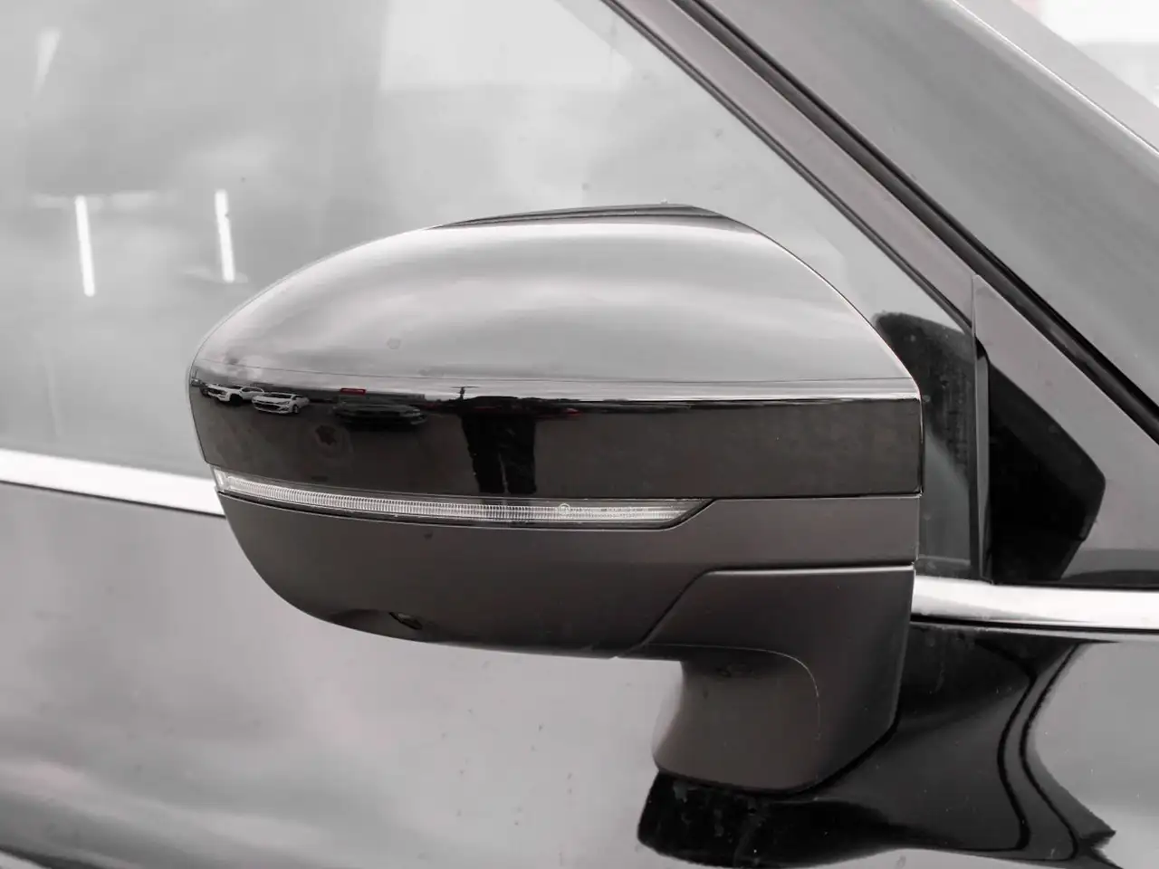Nissan Pathfinder снимка Nissan Pathfinder
