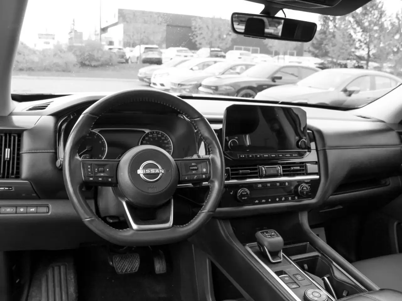 Nissan Pathfinder снимка Nissan Pathfinder