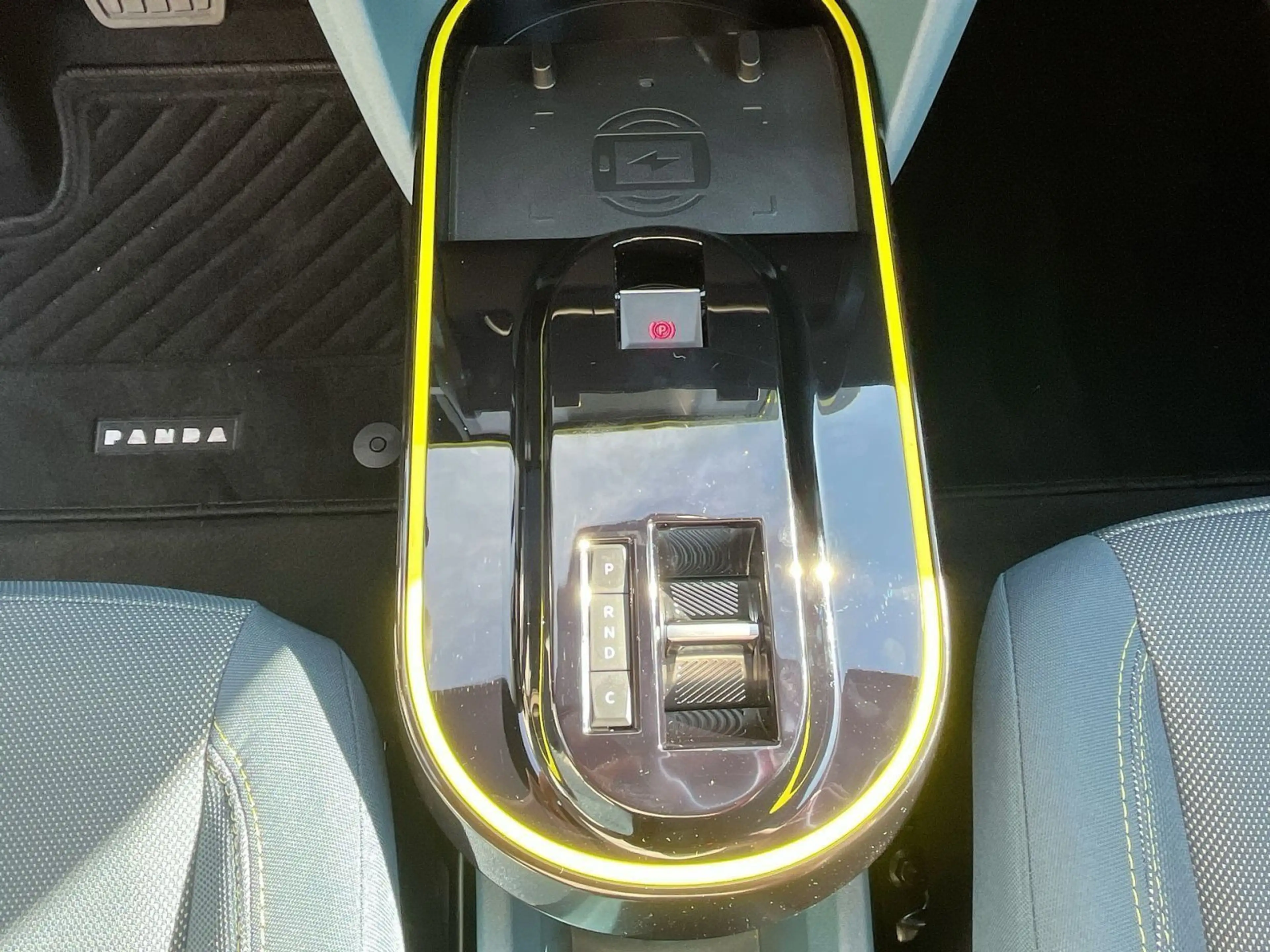 Fiat Grande Panda La Prima 44kWh — photo 9