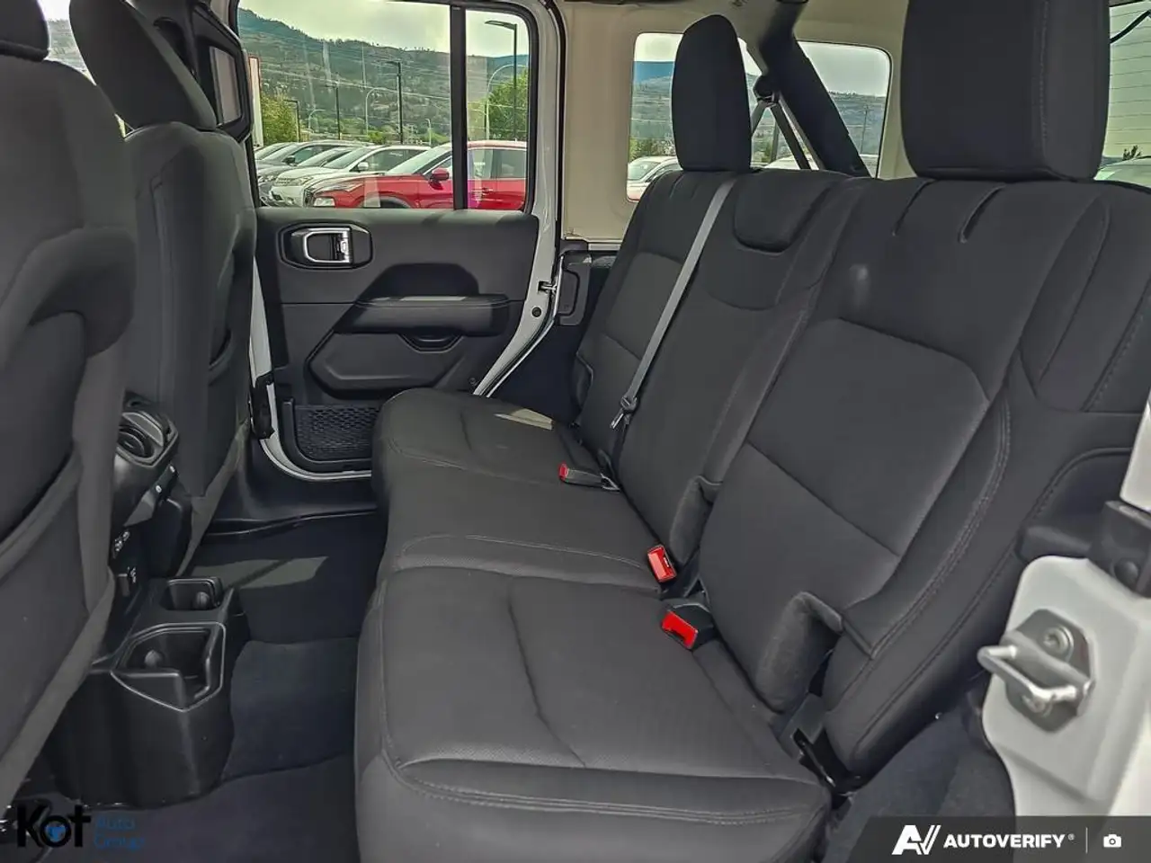 Jeep Wrangler снимка Jeep Wrangler