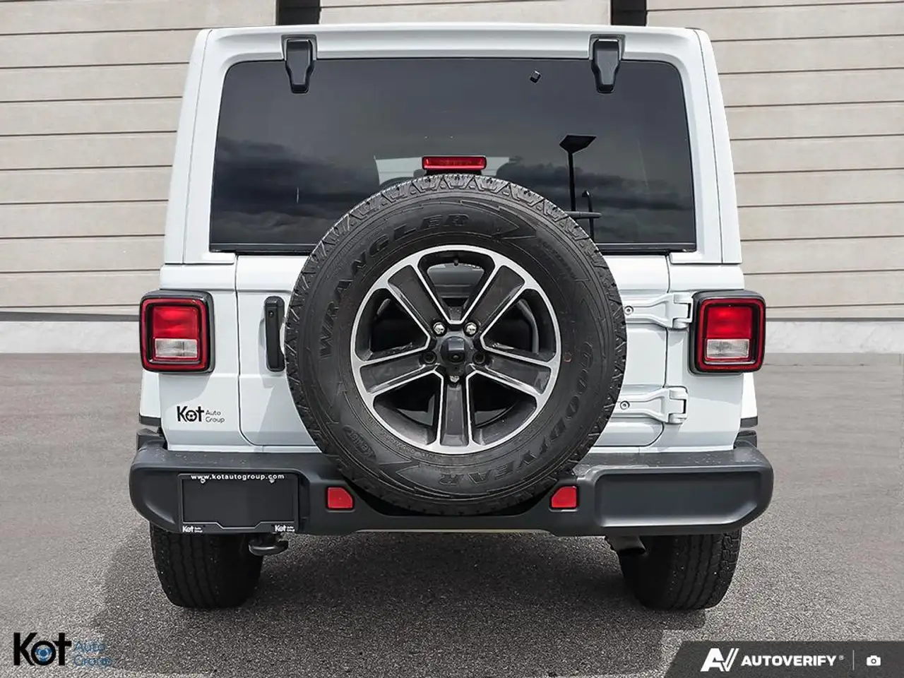 Jeep Wrangler снимка Jeep Wrangler
