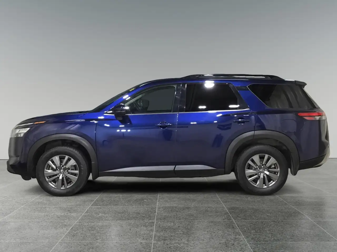 Nissan Pathfinder снимка Nissan Pathfinder