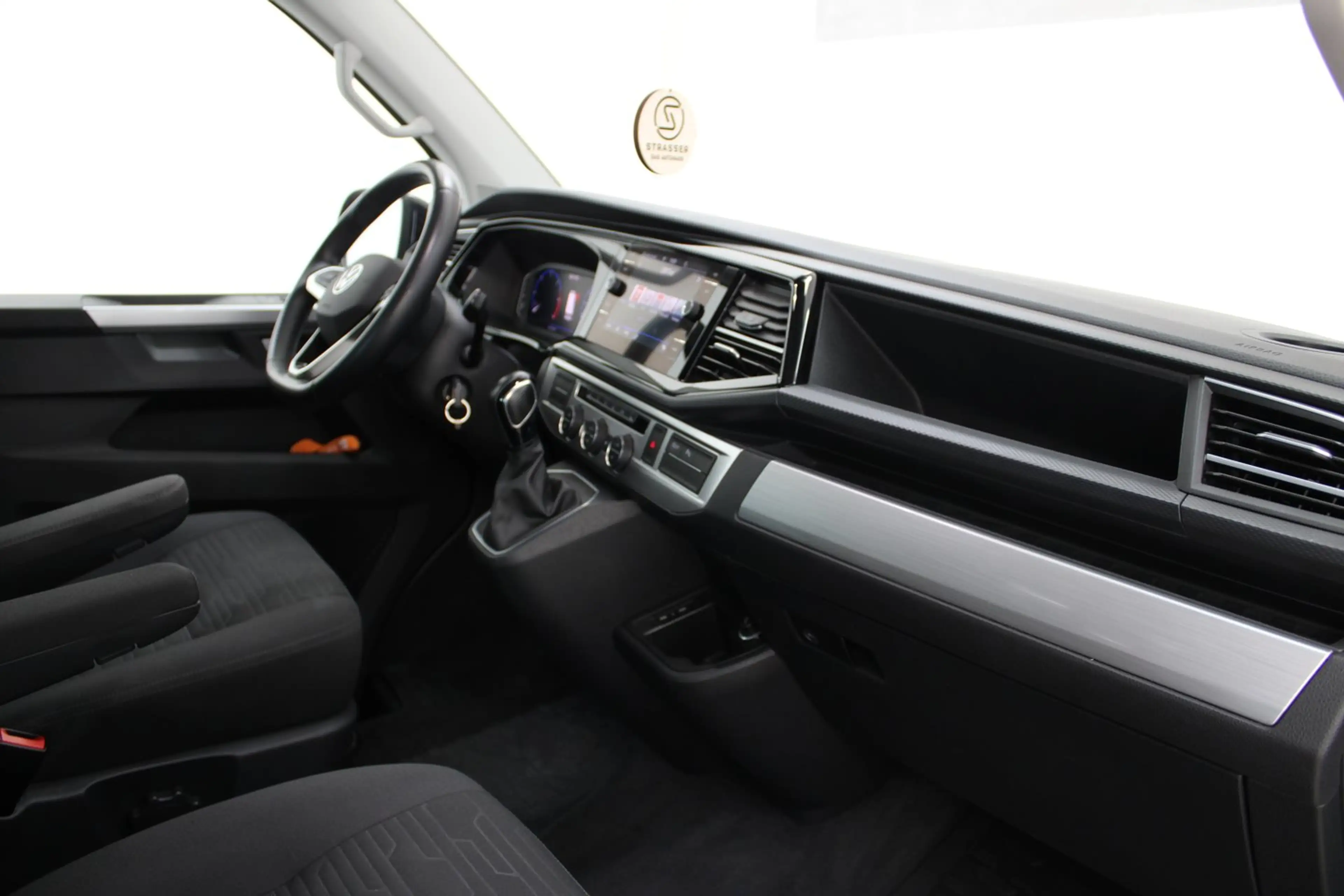 Volkswagen T6.1 Multivan VW T6.1 Multivan Edition TDI 4MOTION — photo 7