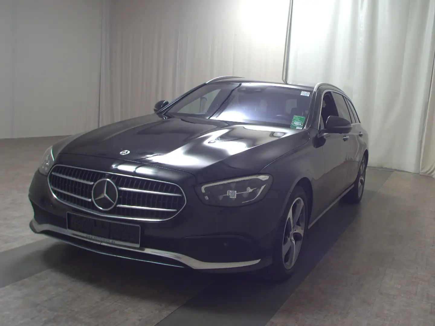 Mercedes-Benz E 300 T e Avantgarde Navi LED RfK 360° AHK Dist+ Noir - 2