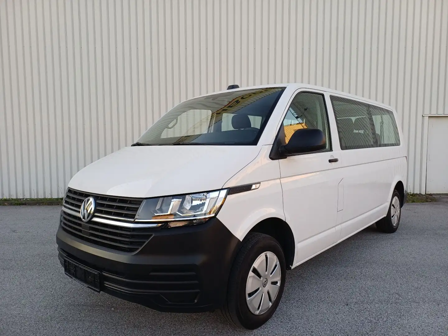 Volkswagen T6 Kombi T6.1 Transporter Kombi lang FWD 8-Sitzer/Navi/1H Weiß - 1