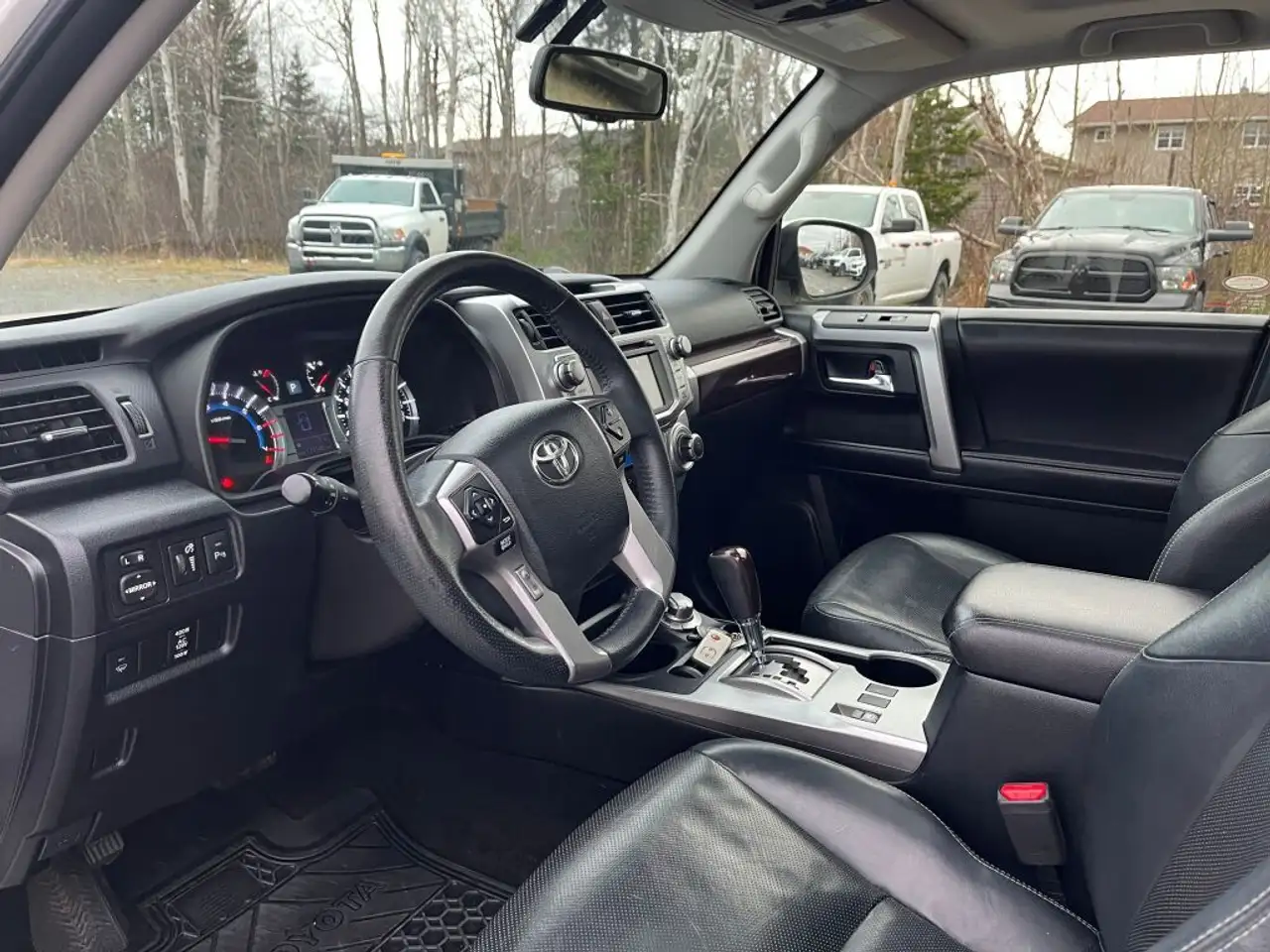 Toyota 4-Runner снимка Toyota 4-Runner