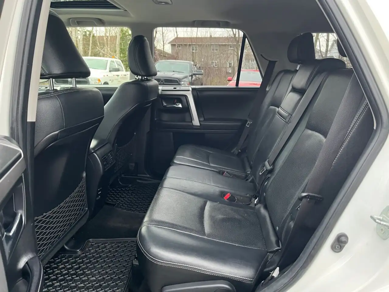 Toyota 4-Runner снимка Toyota 4-Runner