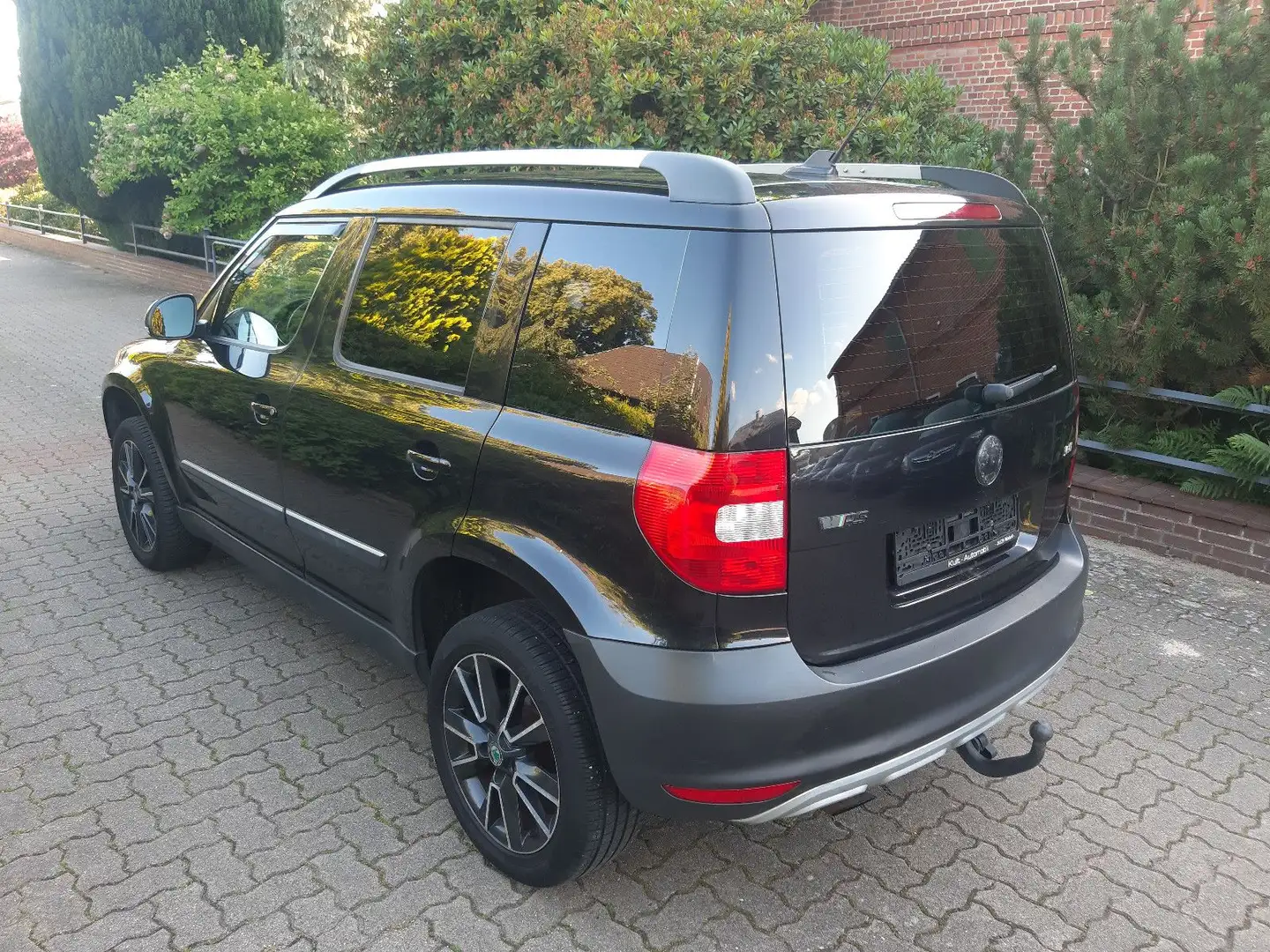Skoda Yeti 1.2 TSI Elegance Schwarz - 1