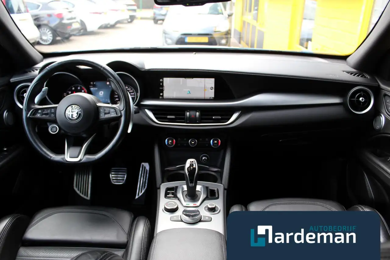 Alfa Romeo Stelvio 2021