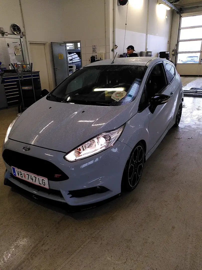Ford Fiesta 1.6 EcoBoost ST200 - 2
