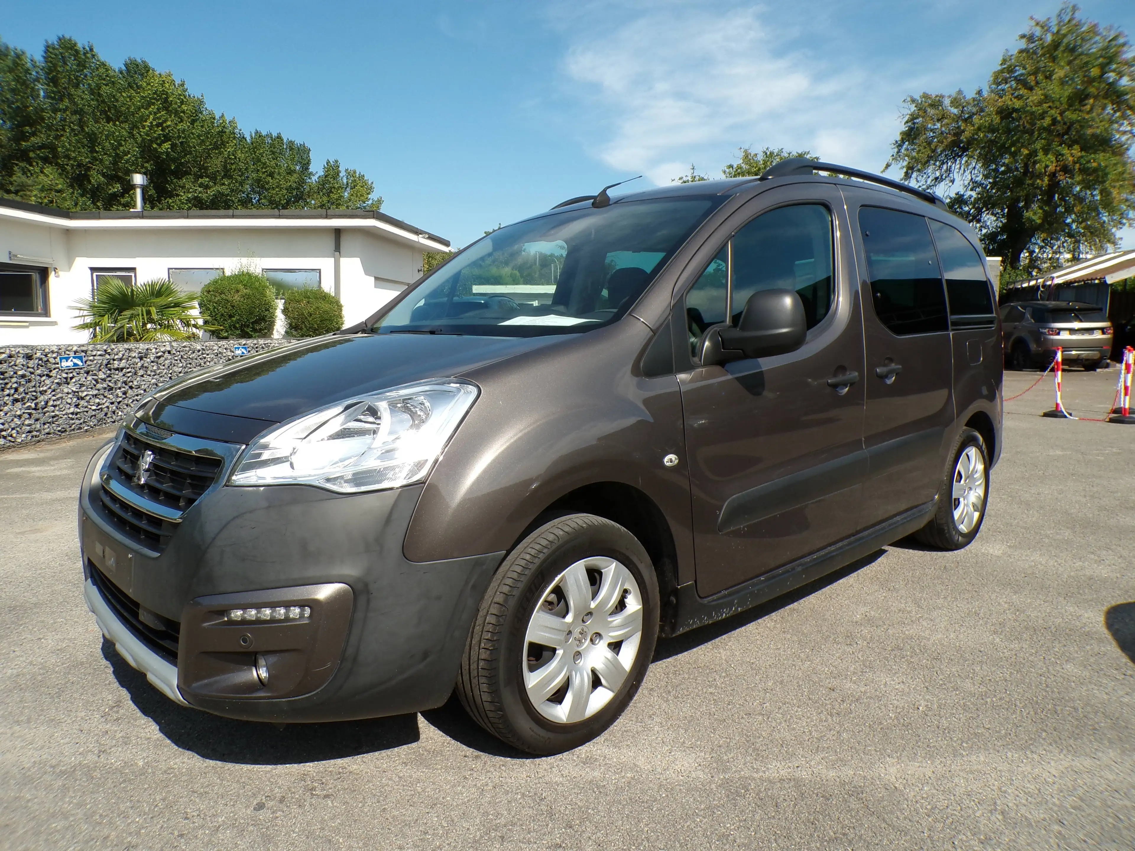 Peugeot Partner Partner Tepee 1.2i Navi/Auto Airco/Camera/Garantie/Gekeurd/5-Zitpl.