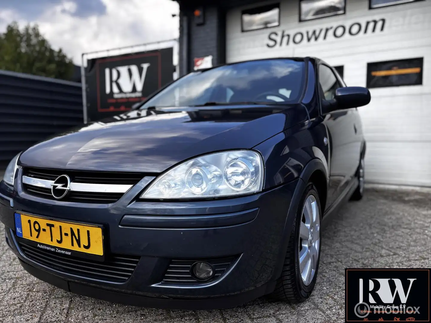 Opel Corsa 1.2-16V Essentia *AIRCO*NIEUWE APK* Gris - 1