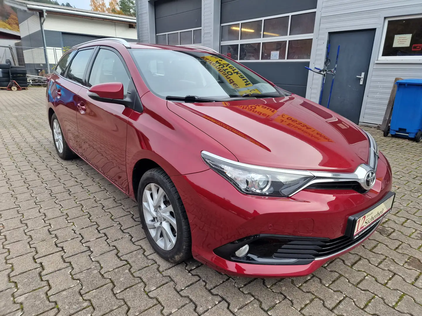 Toyota Auris Comfort NAVI-KAMERA-AHK-ALU Rouge - 1