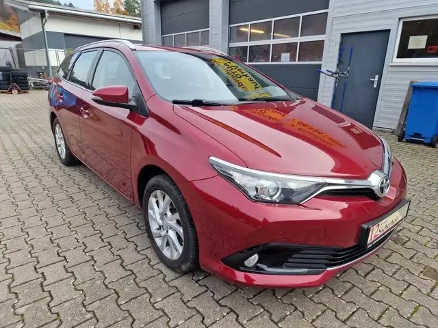 Toyota Auris Comfort NAVI-KAMERA-AHK-ALU