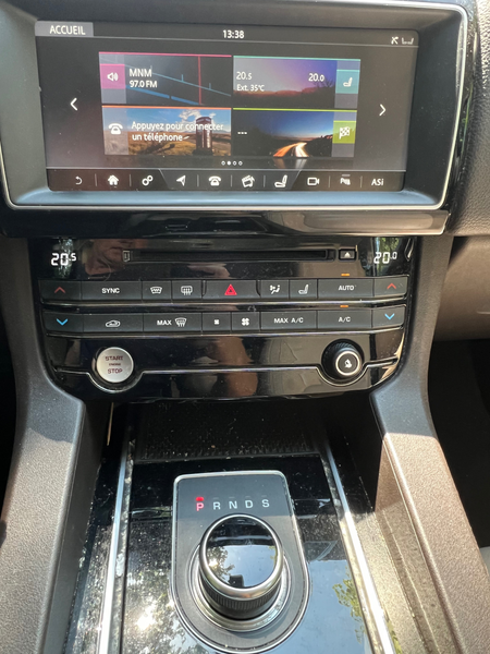Jaguar F-Pace F-Pace 2.0 D AWD Prestige Business Edition — photo 12