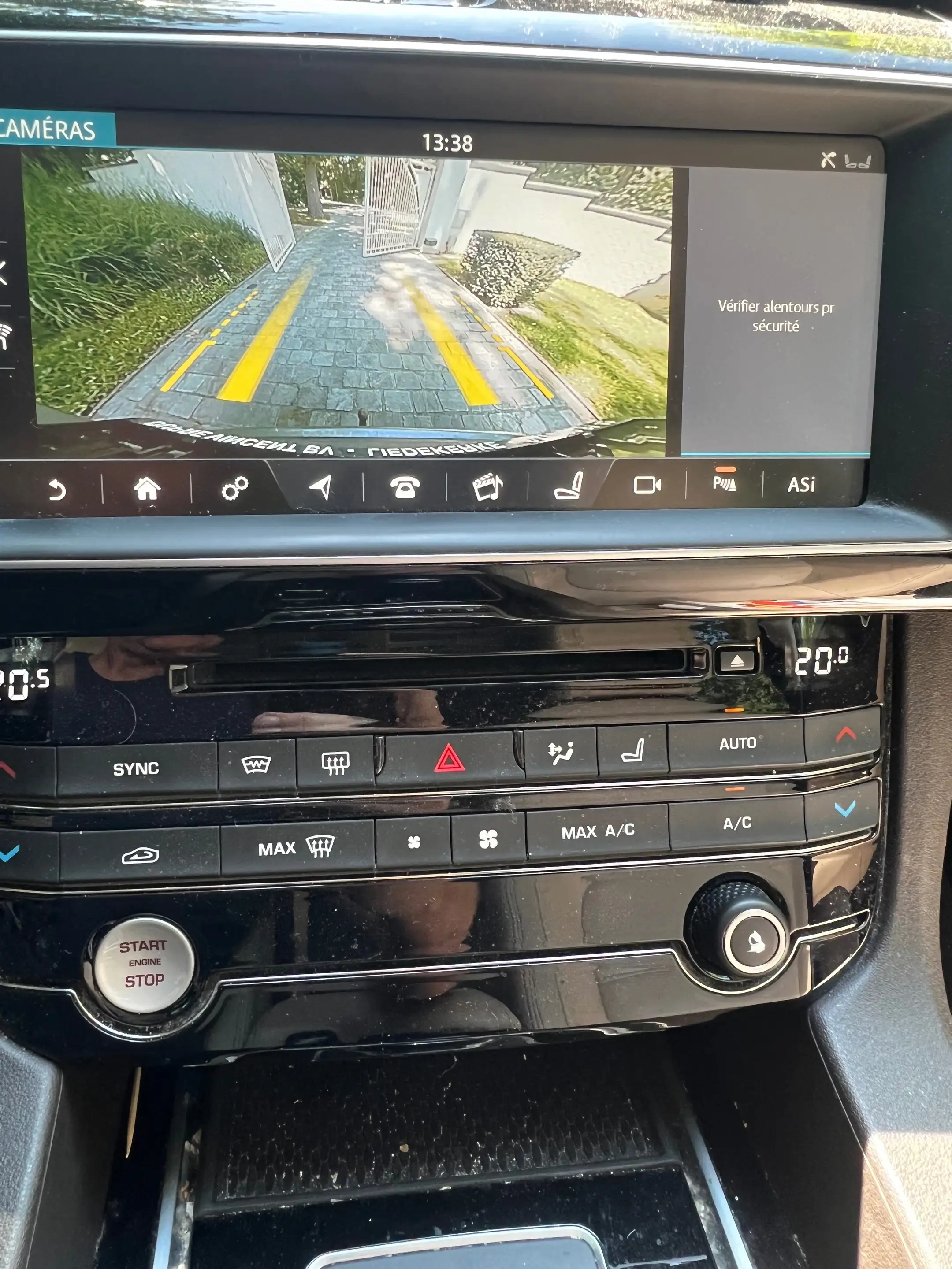 Jaguar F-Pace F-Pace 2.0 D AWD Prestige Business Edition — photo 13