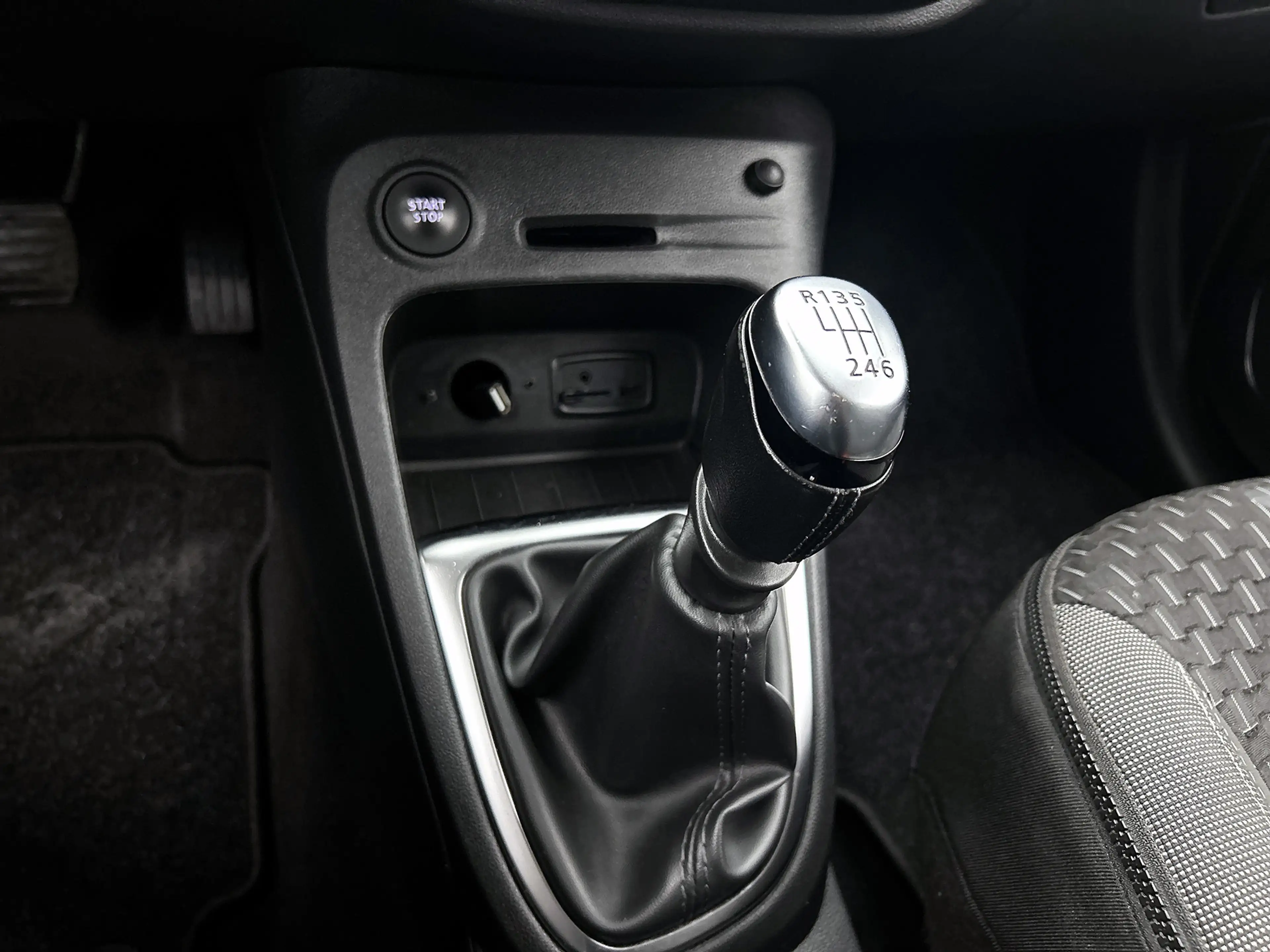 Renault Captur 1.2 TCe Intens | Camera | Cruise Control | Climate — photo 18