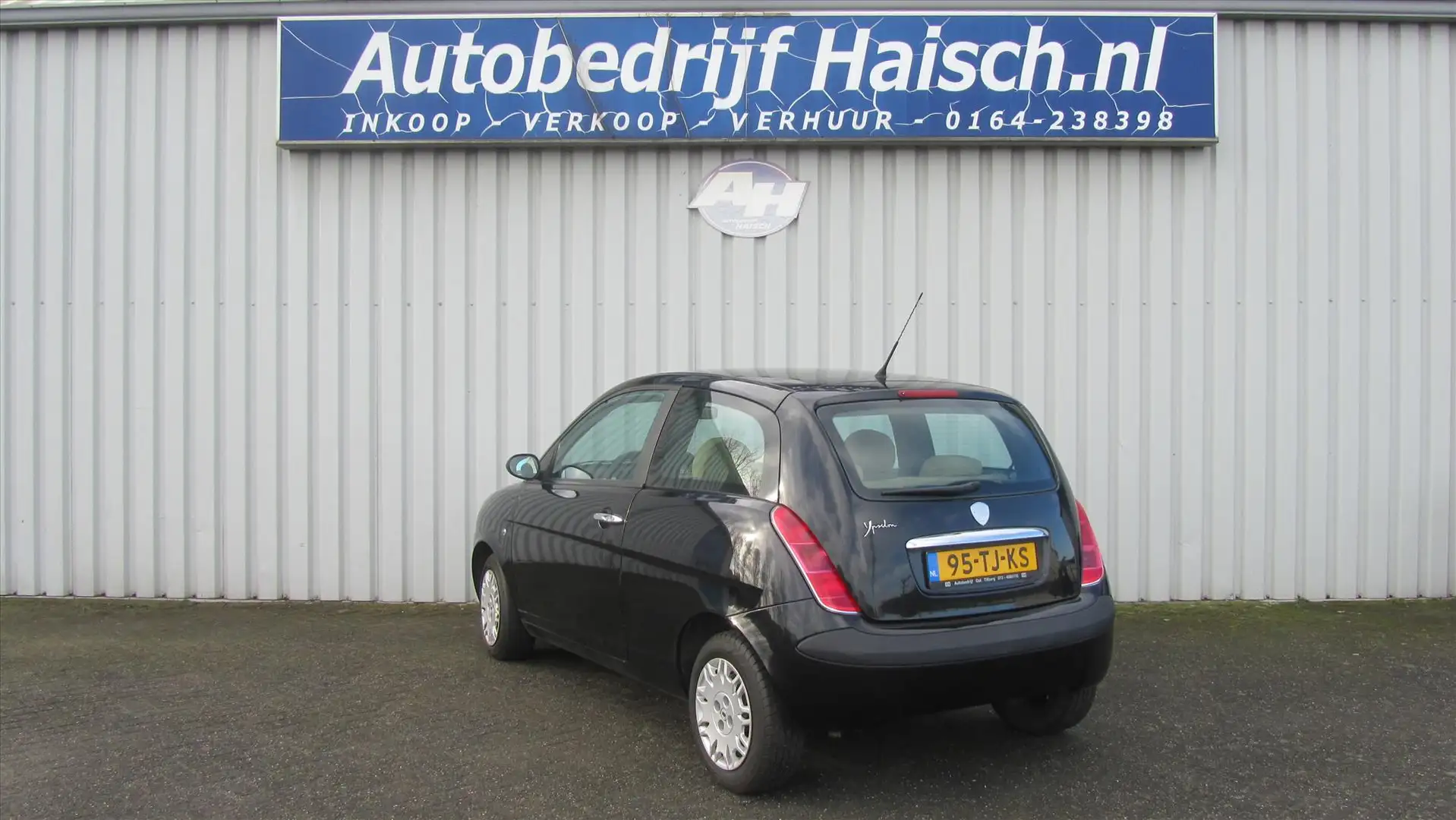 Lancia Ypsilon 1.2 Schwarz - 2