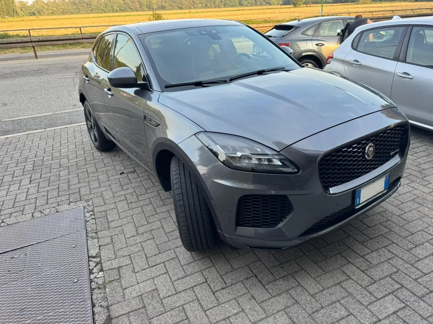 Jaguar E-Pace E-Pace 2.0d i4 R-Dynamic HSE awd 150cv auto my19 Grigio - 1