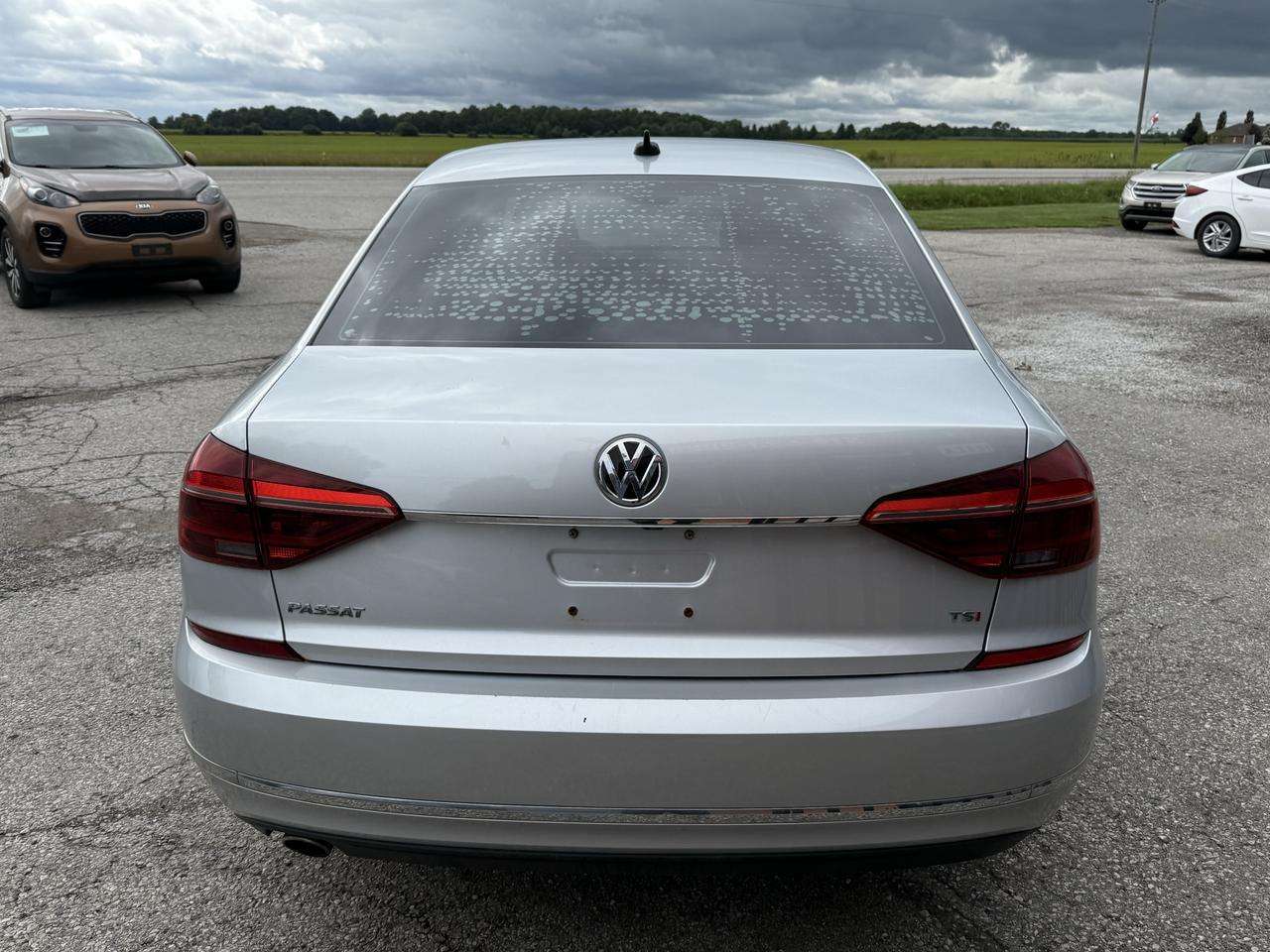 2017 Volkswagen Passat COMFORTLINE | Navigation | Backup Camera | Sunroof — снимка 1