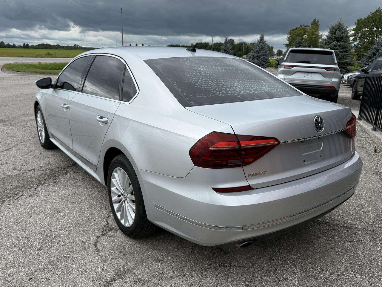 2017 Volkswagen Passat COMFORTLINE | Navigation | Backup Camera | Sunroof — снимка 1