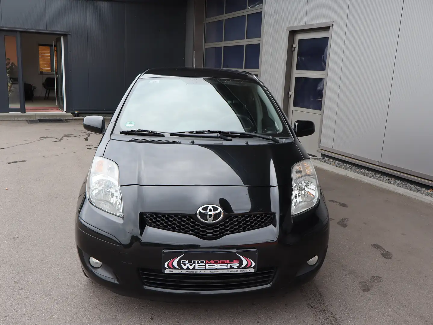 Toyota Yaris 1.33 VVT-i SOL *2.HD*KLIMA*LM-FELGEN*TÜV 10.26* Noir - 2