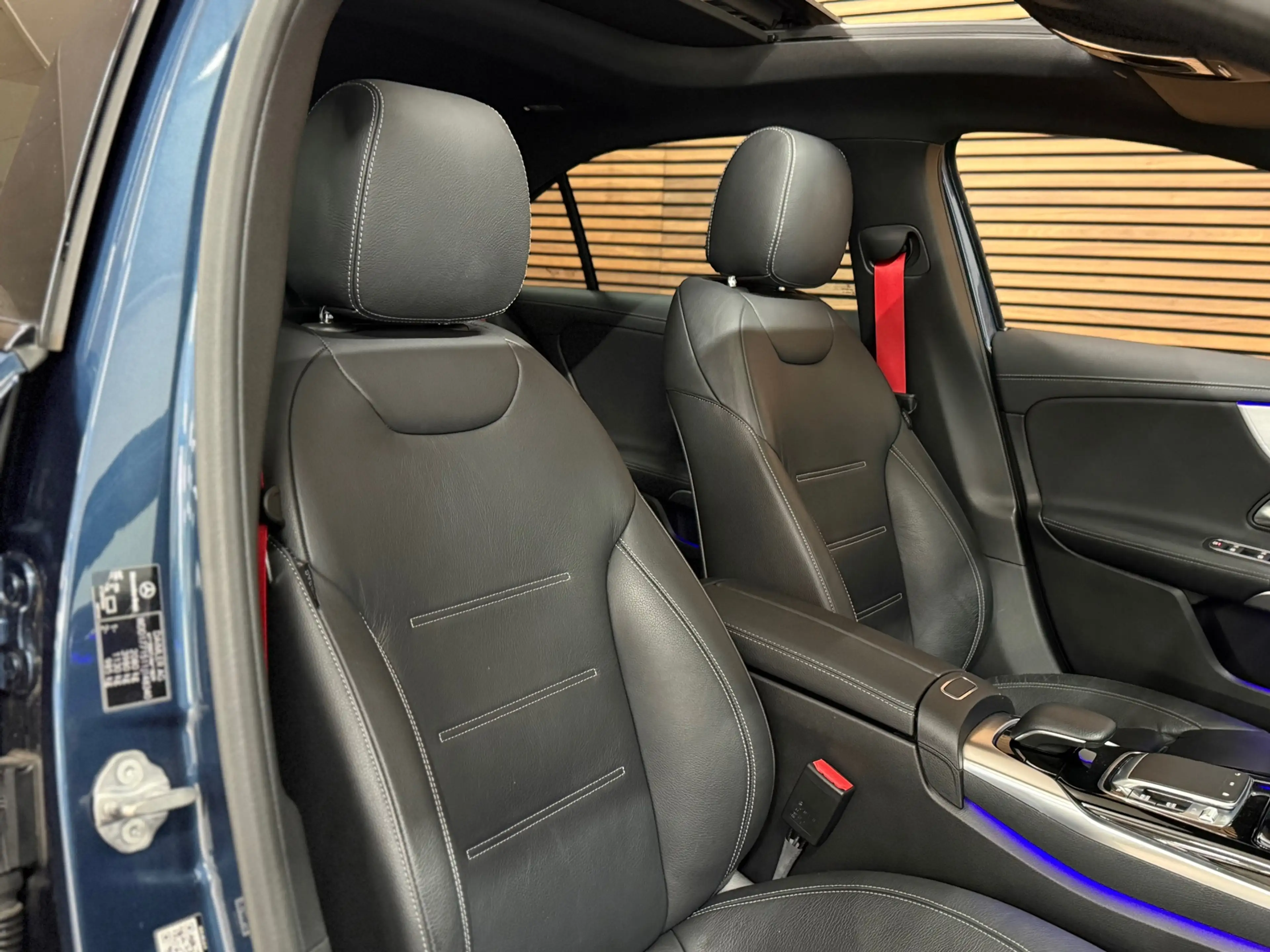 Mercedes-Benz A 35 AMG 4MATIC NIGHT Premium Plus | PANO | Burmester | Amb — photo 7