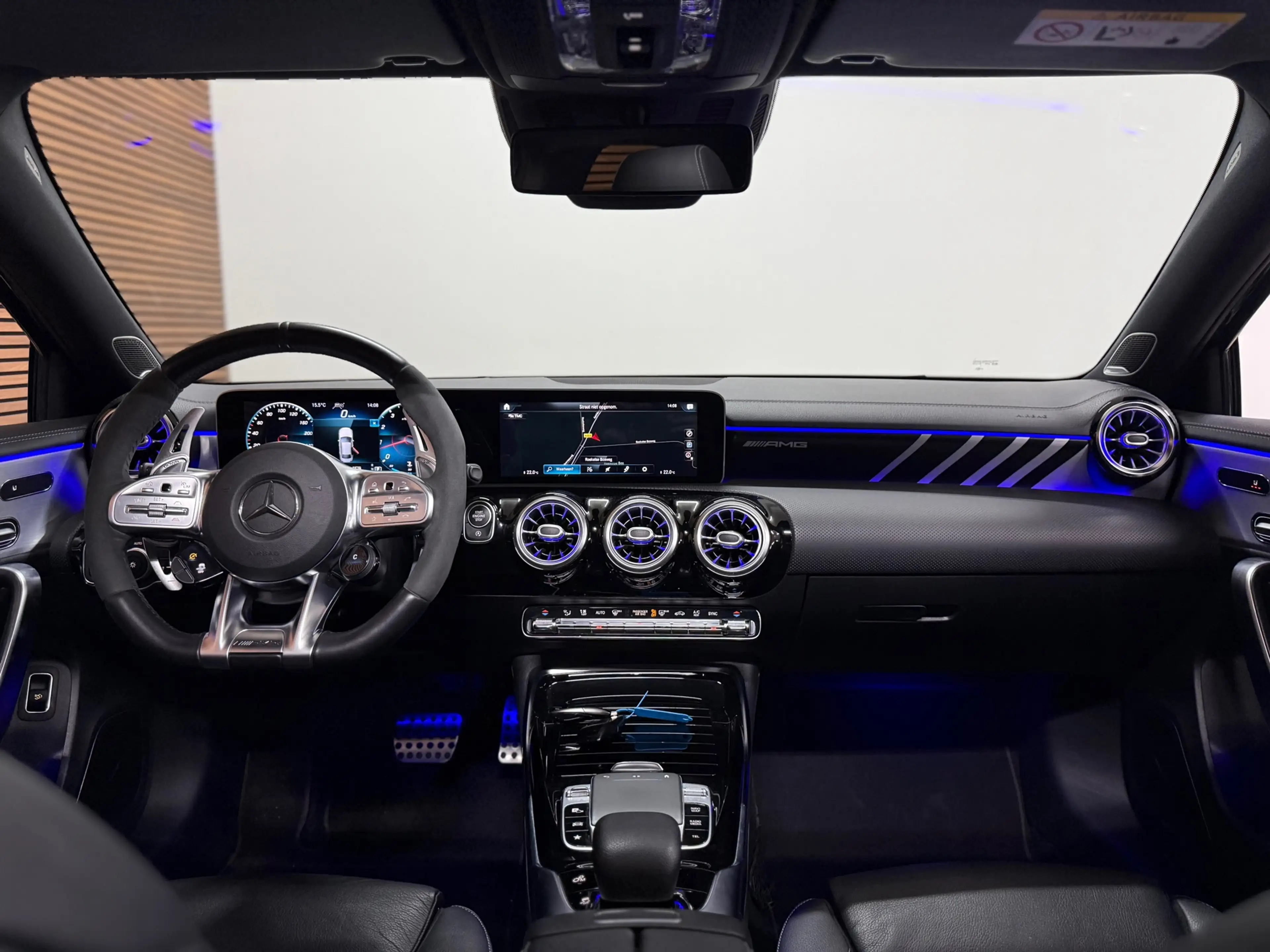 Mercedes-Benz A 35 AMG 4MATIC NIGHT Premium Plus | PANO | Burmester | Amb — photo 5