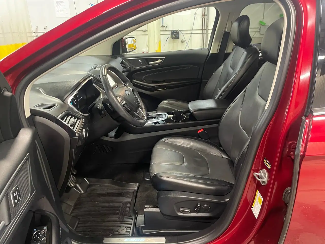 Ford Edge снимка Ford Edge
