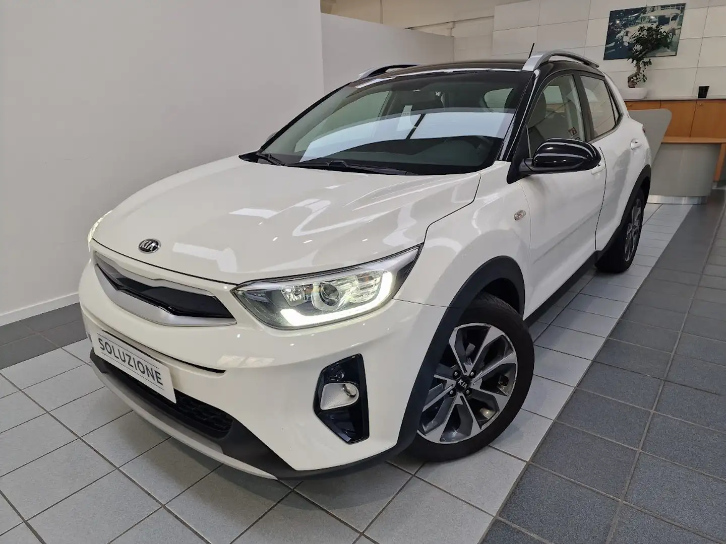 Kia Stonic Stonic 1.6 CRDi 110 CV Energy EURO 6B Weiß - 1