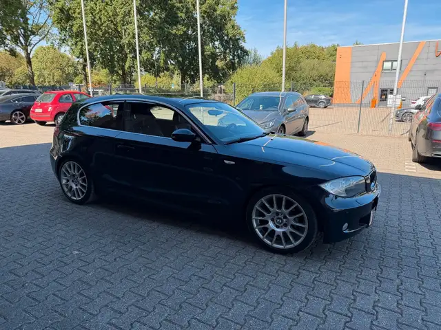BMW 1 Series view 8
