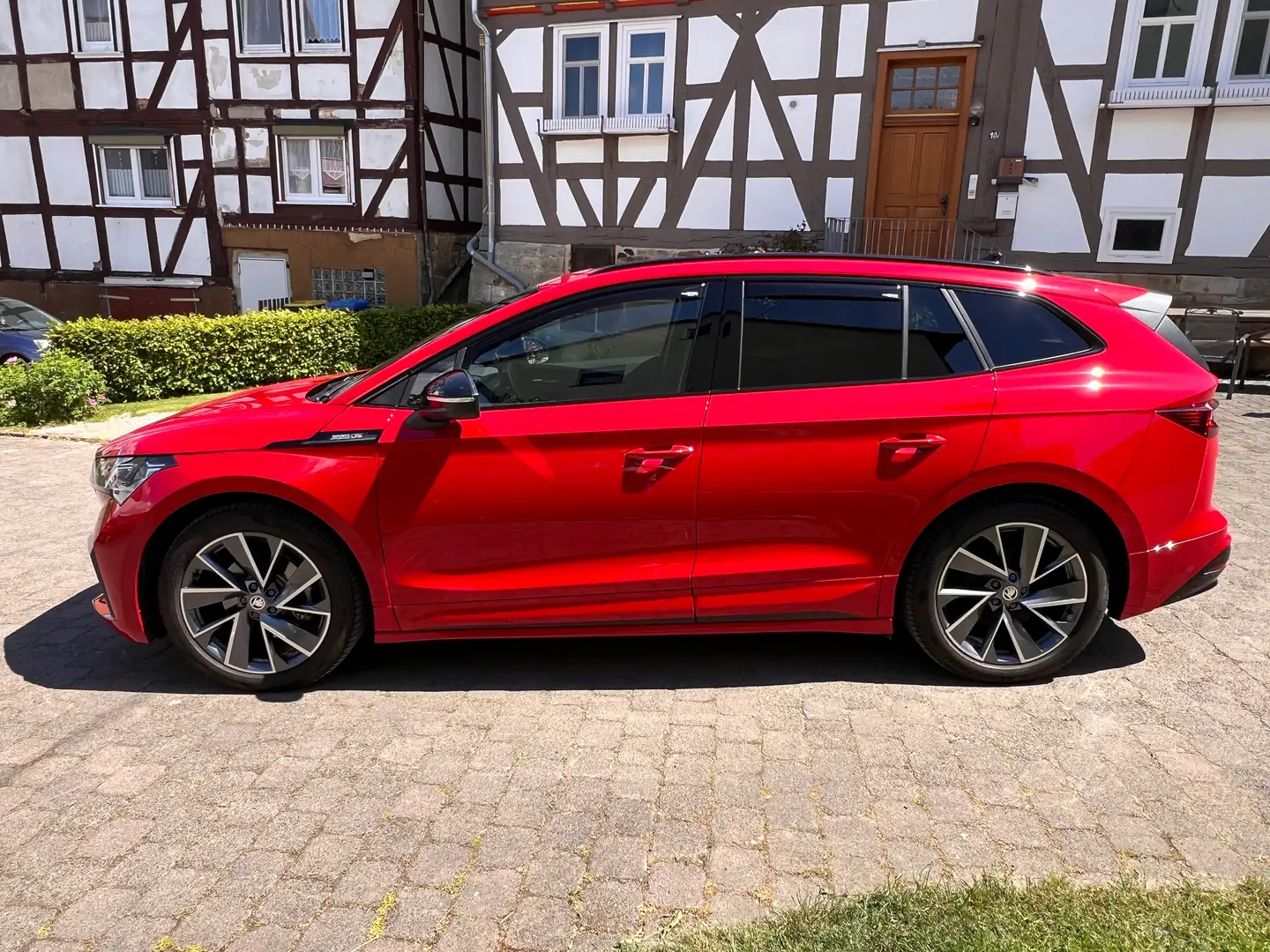 Skoda Enyaq iV 60 Sportline NW Garantie TOP AHK * Pano Rosso - 1