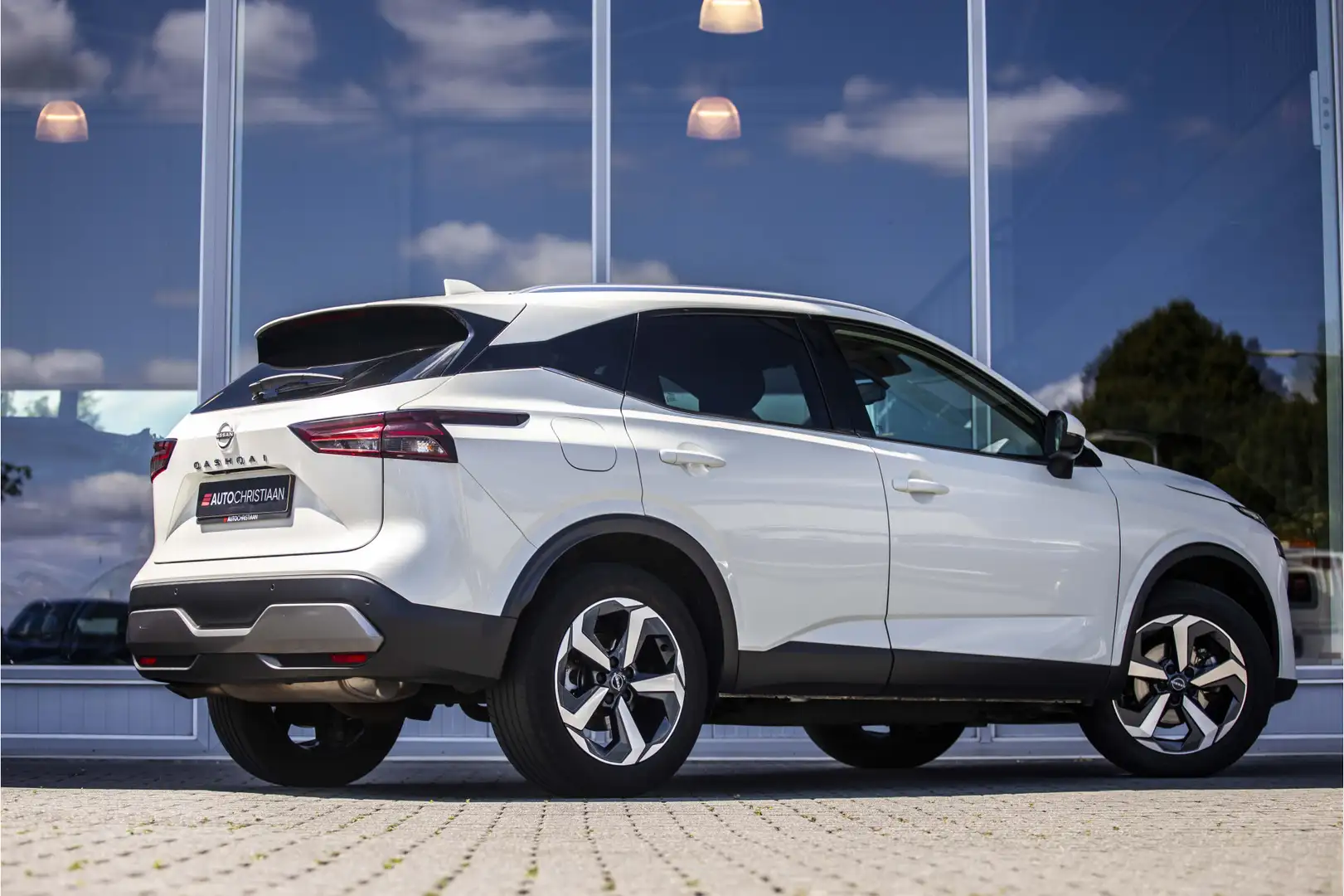 Nissan Qashqai 1.3 MHEV N-Connecta | Pano | Camera Wit - 2